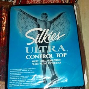 VINTAGE SILKIES ULTRA CONTROL TOP PANTYHOSE NEW IN PACKAGE